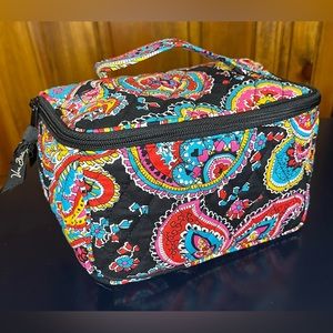 Vera Bradley Medium Cosmetic Bag Retired Parisian Paisley Print. NWOT.